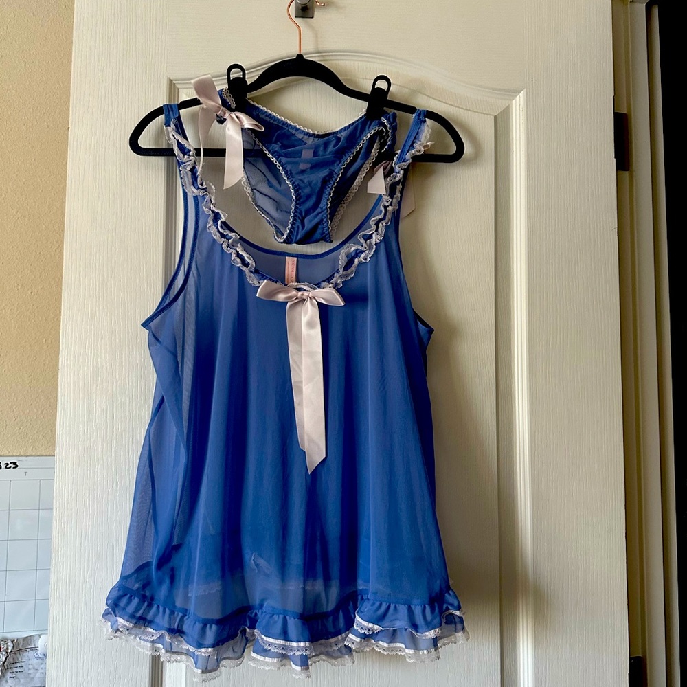 Victoria’s Secret baby doll night gown size Large